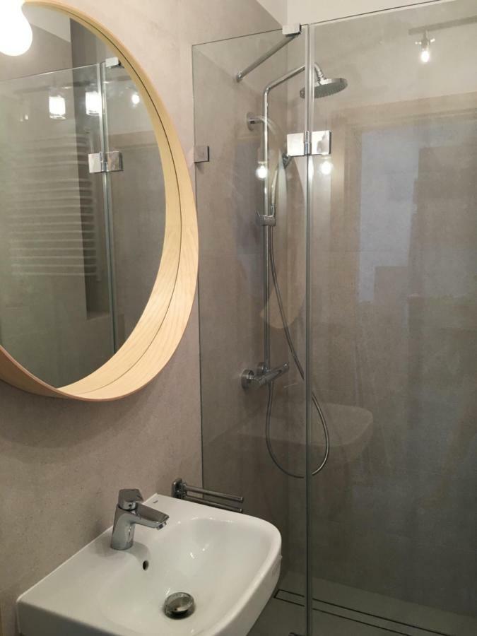 Shoq With Private Parking Apartamento Cracovia